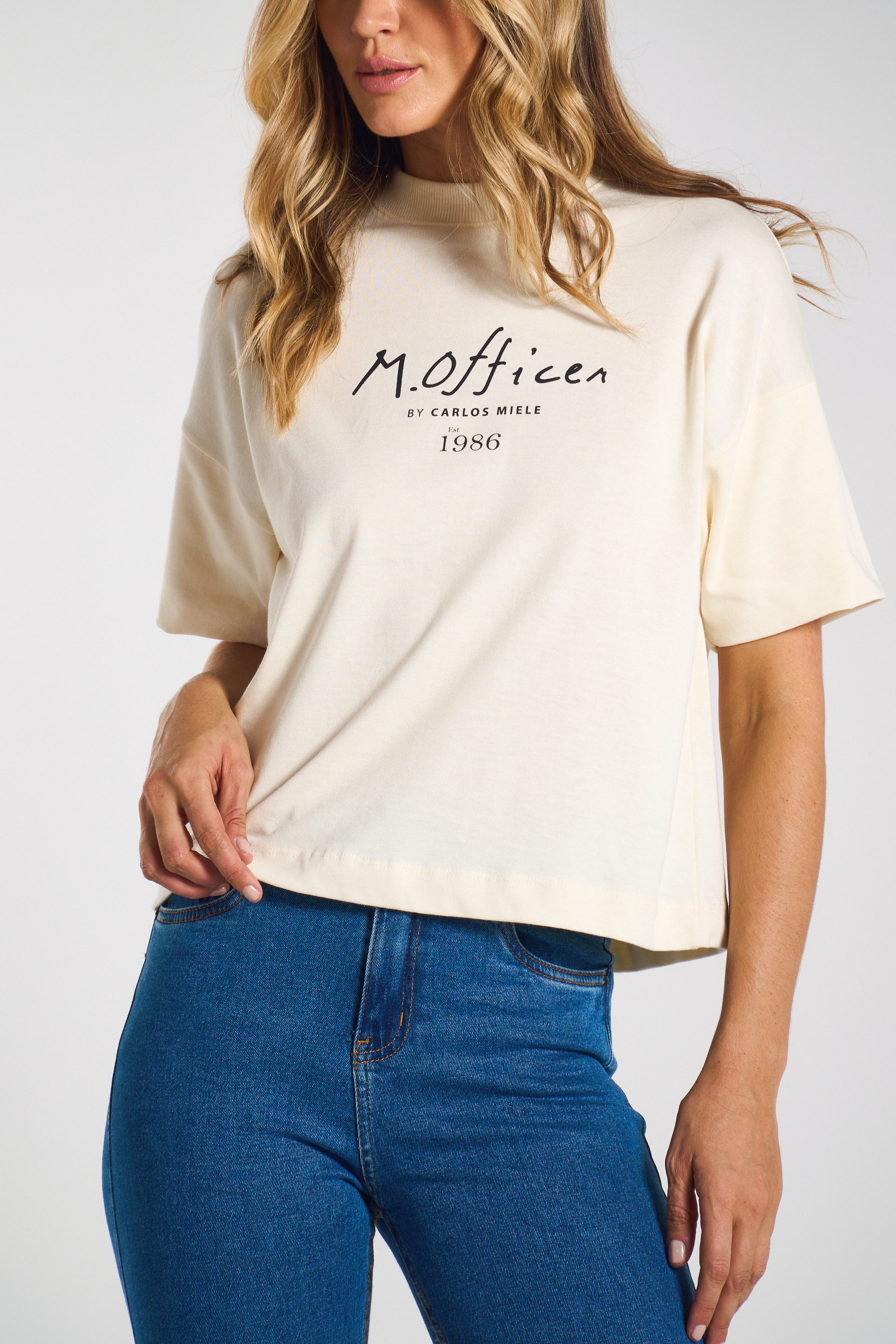 CAMISETA FEM CURTA MODL AMPLA M.OFFICER